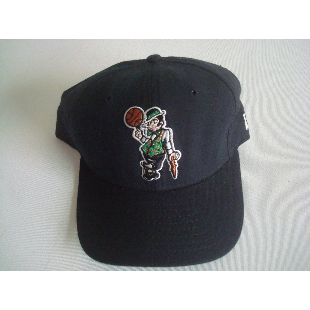 BOSTON CELTICS NEW ERA 90S  SNAPBACK 90S  HAT CAP 00S Y2K VINTAGE M5‎